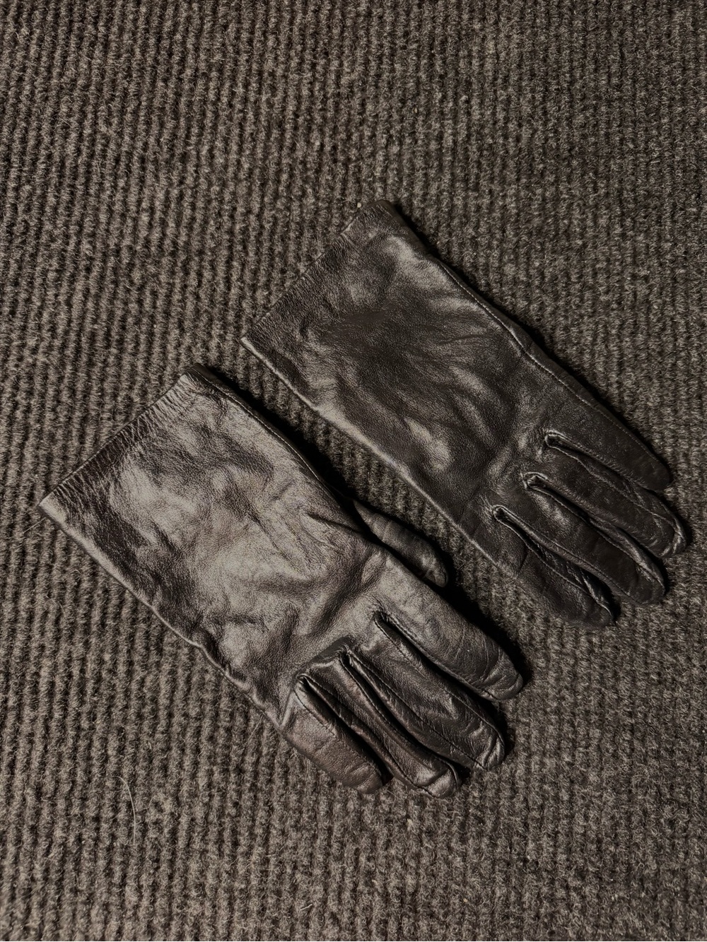 Vintage Merona Black Sheep Leather Gloves Women’s Classic Minimalist